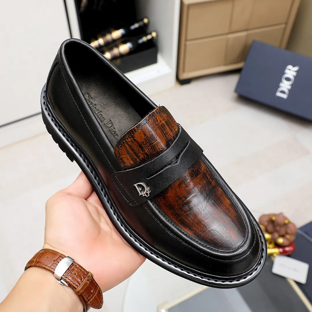 Men's shoes 💰520🕷️🕷️[Dior] Dior's new casual men's shoes are launched in Hong Kong counters. Official website 1:1 production. Italian woven cowhide + water-dyed 🐂 leather lining. Designed by European and American masters. Perfect shape to create counter quality, solid color rubber wear-resistant outsole and classic dazzling toe! Super versatile and very comfortable. High-end without losing taste, fashionable and novel! ! Absolute focus! 8 colors available! Code number 38-45……